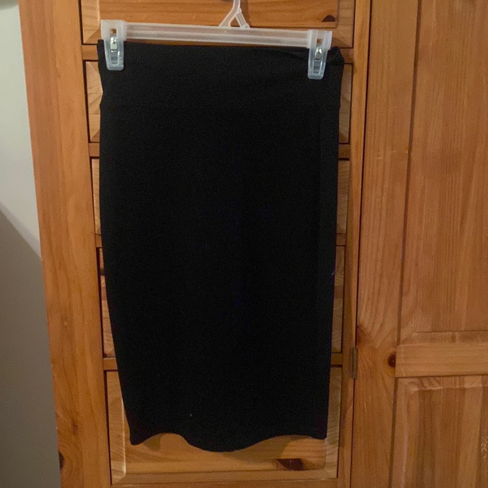 black, pencil skirt